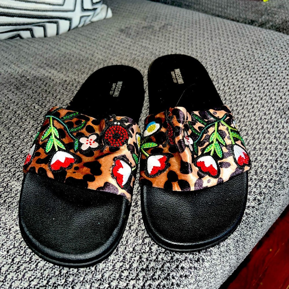 New size 9.5 mossimo brand